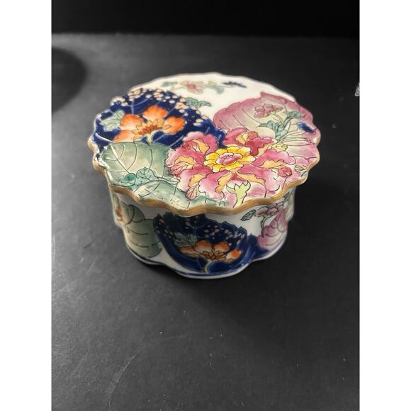 Vintage / Antique Round Chinese Trinket Box w/ Hand Painted Enamel Top - Picture 1 of 5